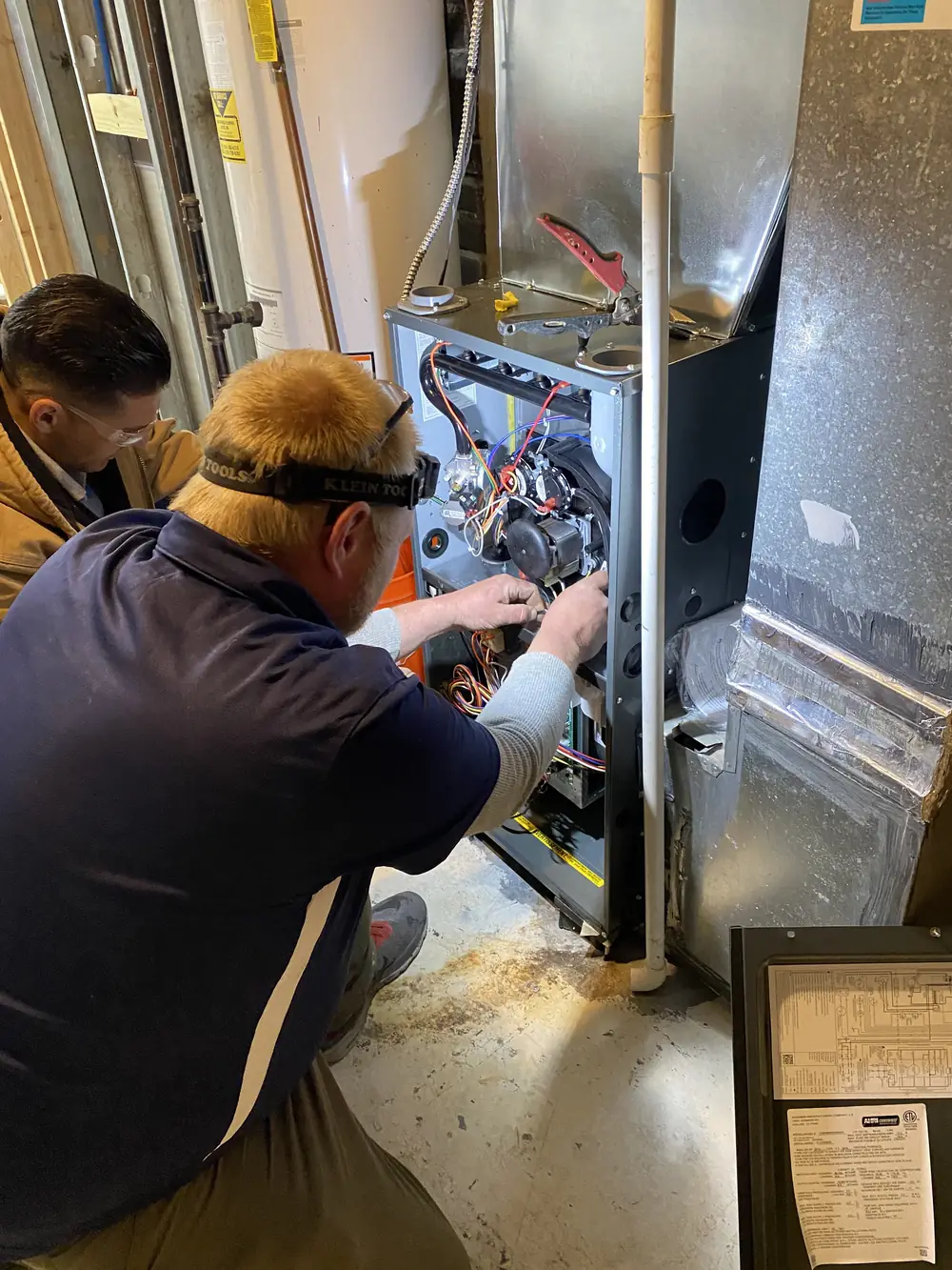 Haha's technicians providing heating services